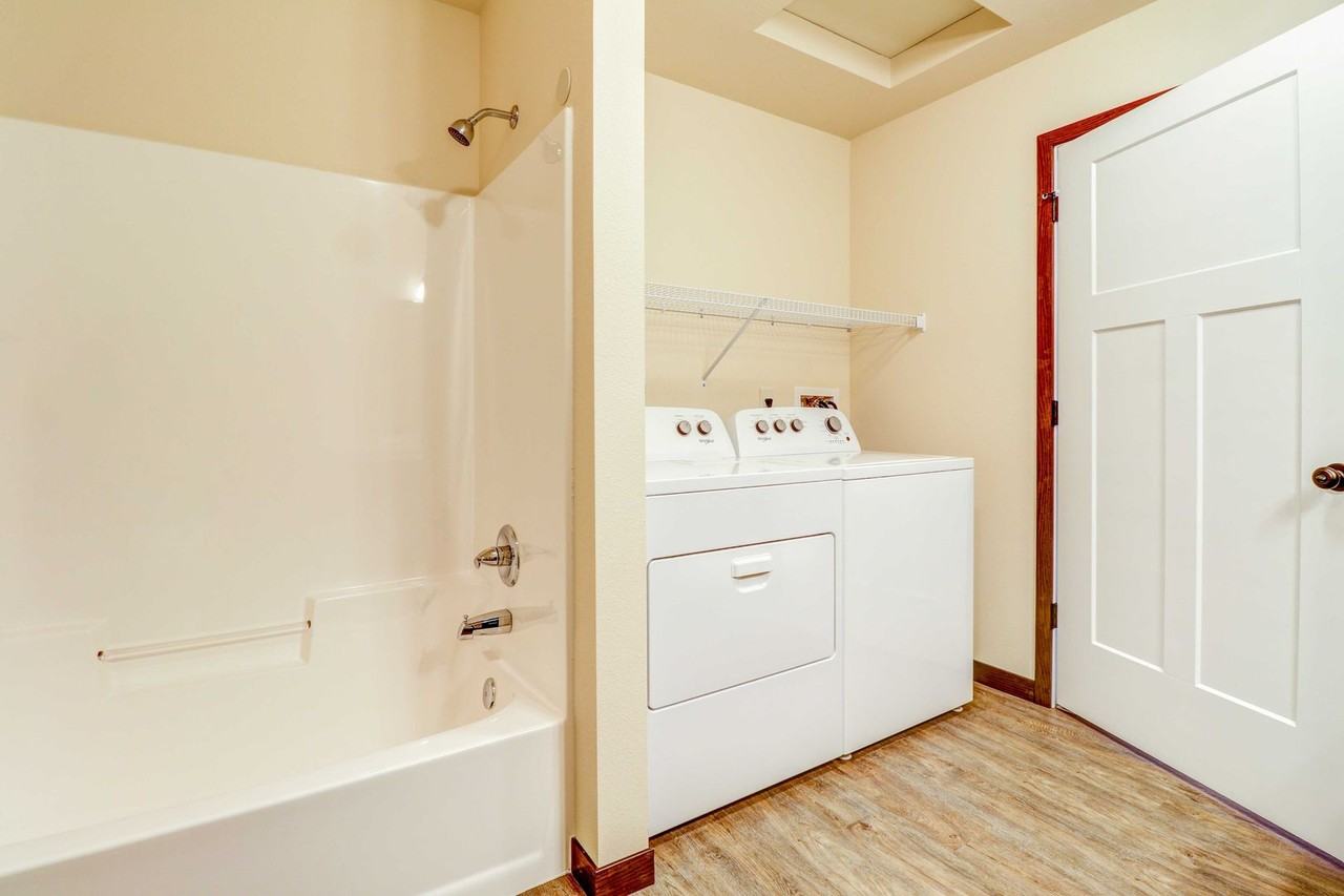 Village Estates Apartment Community - Photo 6 of 14