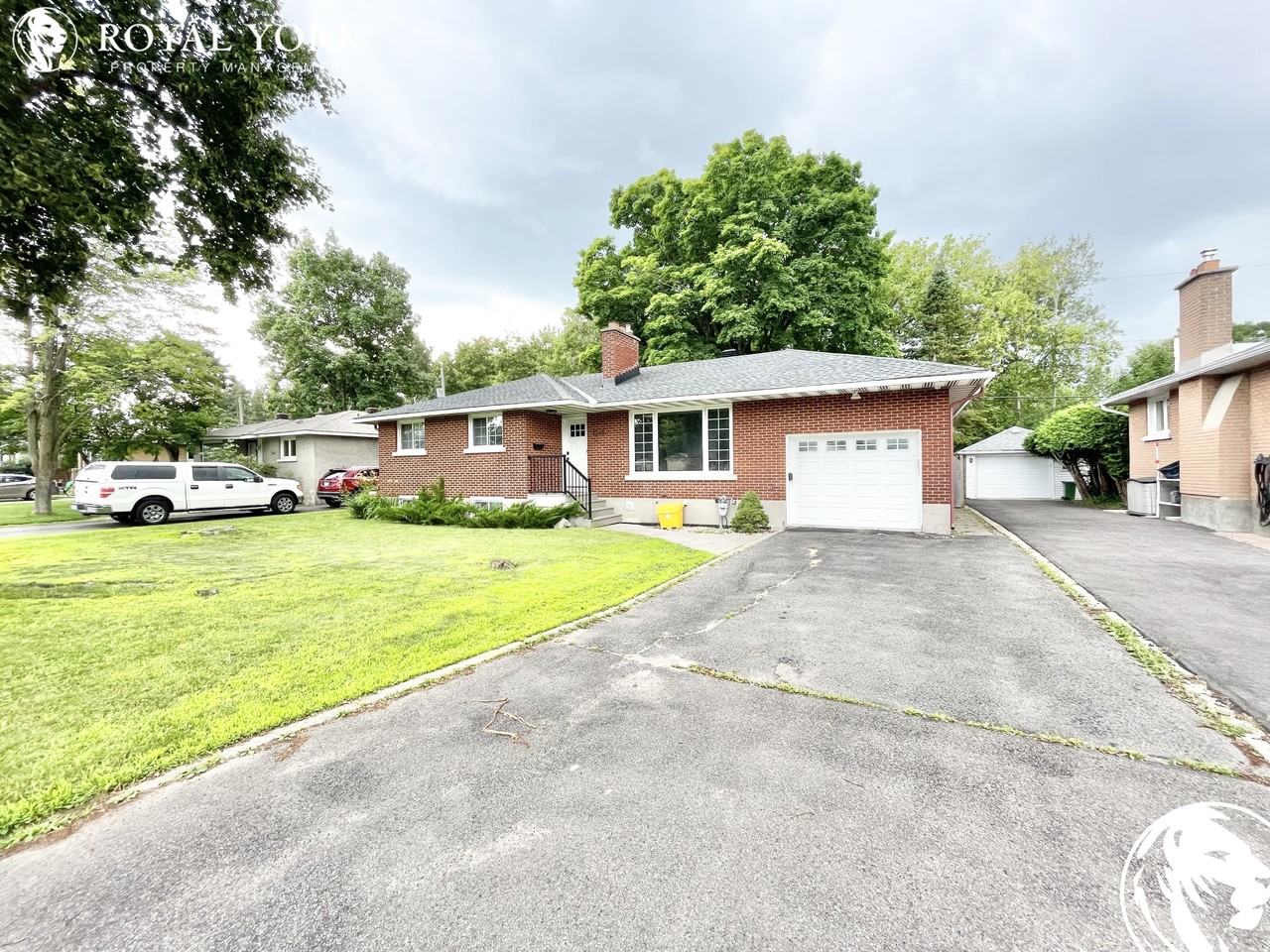 A-1240 Adirondack Drive, Ottawa, Ontario K2C 2V3 - Photo 2 of 21