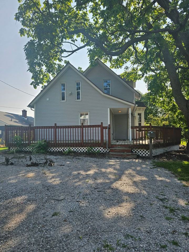 922 N Myrtle St - Photo 3 of 12