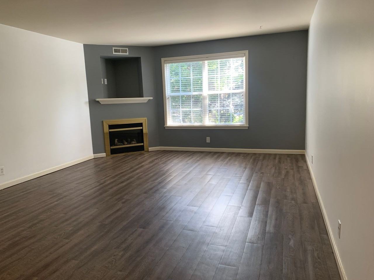 1038 Brent St #100 - Photo 2 of 10