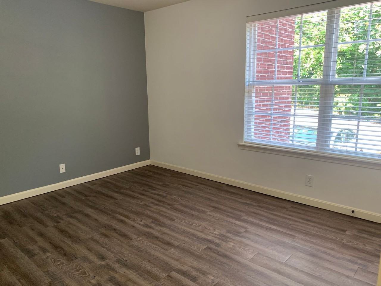 1038 Brent St #100 - Photo 7 of 10