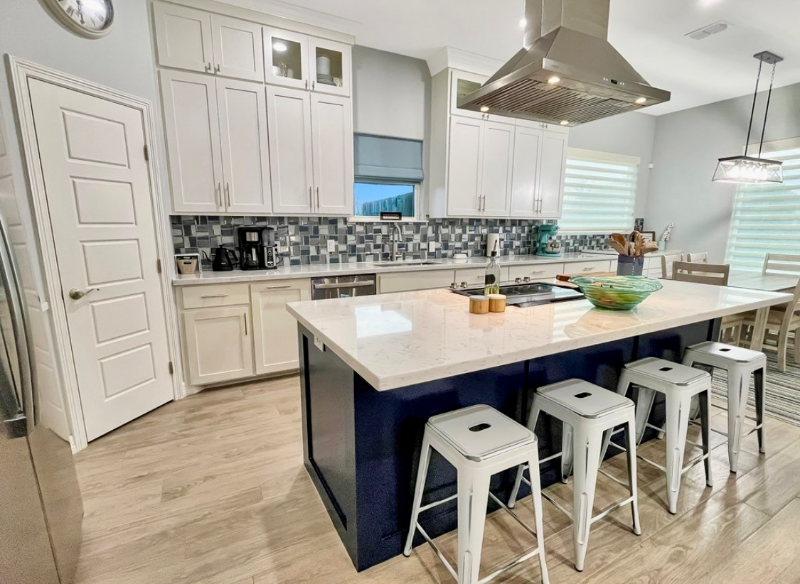 86 Bethpage Dr - Photo 3 of 20