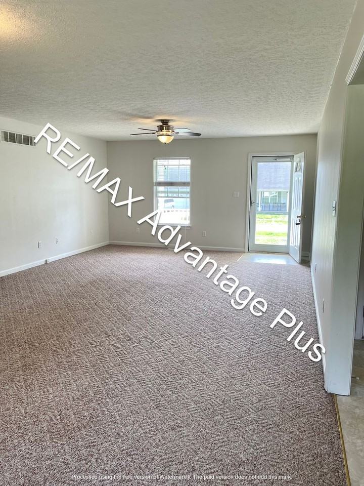 106 Airport Rd - Photo 2 of 9