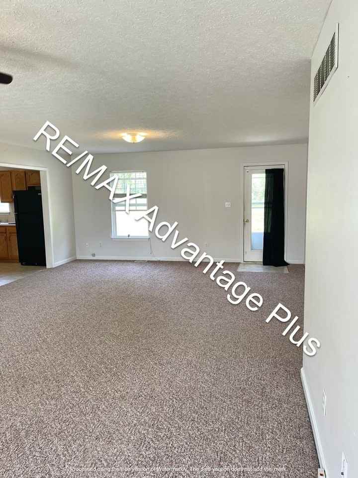 106 Airport Rd - Photo 3 of 9