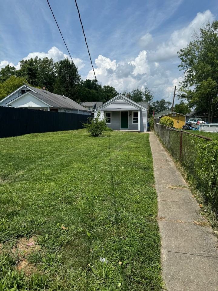 1326 Franklin St - Photo 2 of 7