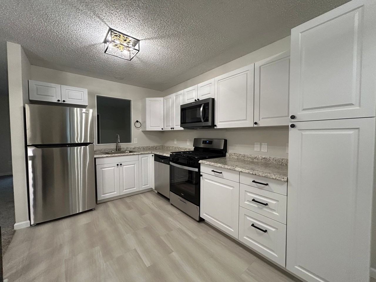 752 Prairie Ridge Rd - Photo 4 of 19