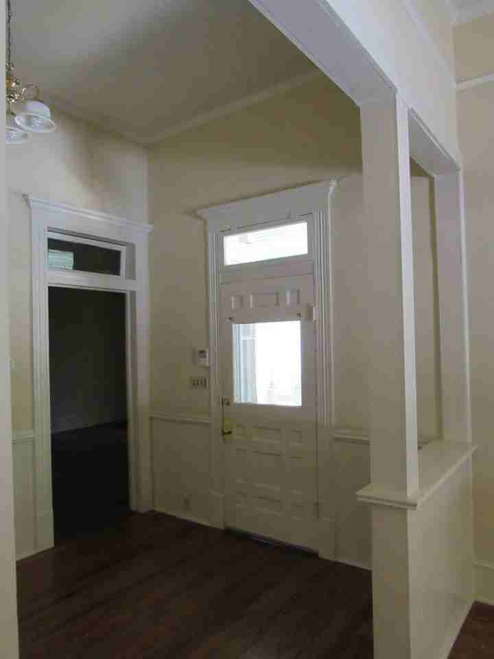 1111 N Toombs St - Photo 3 of 23