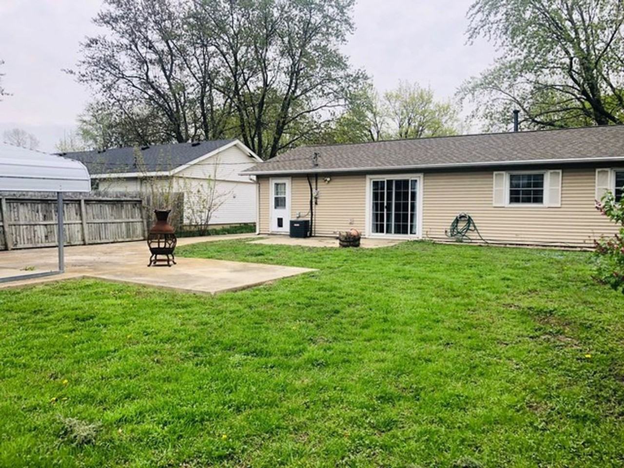 1426 Dillon Dr - Photo 3 of 10