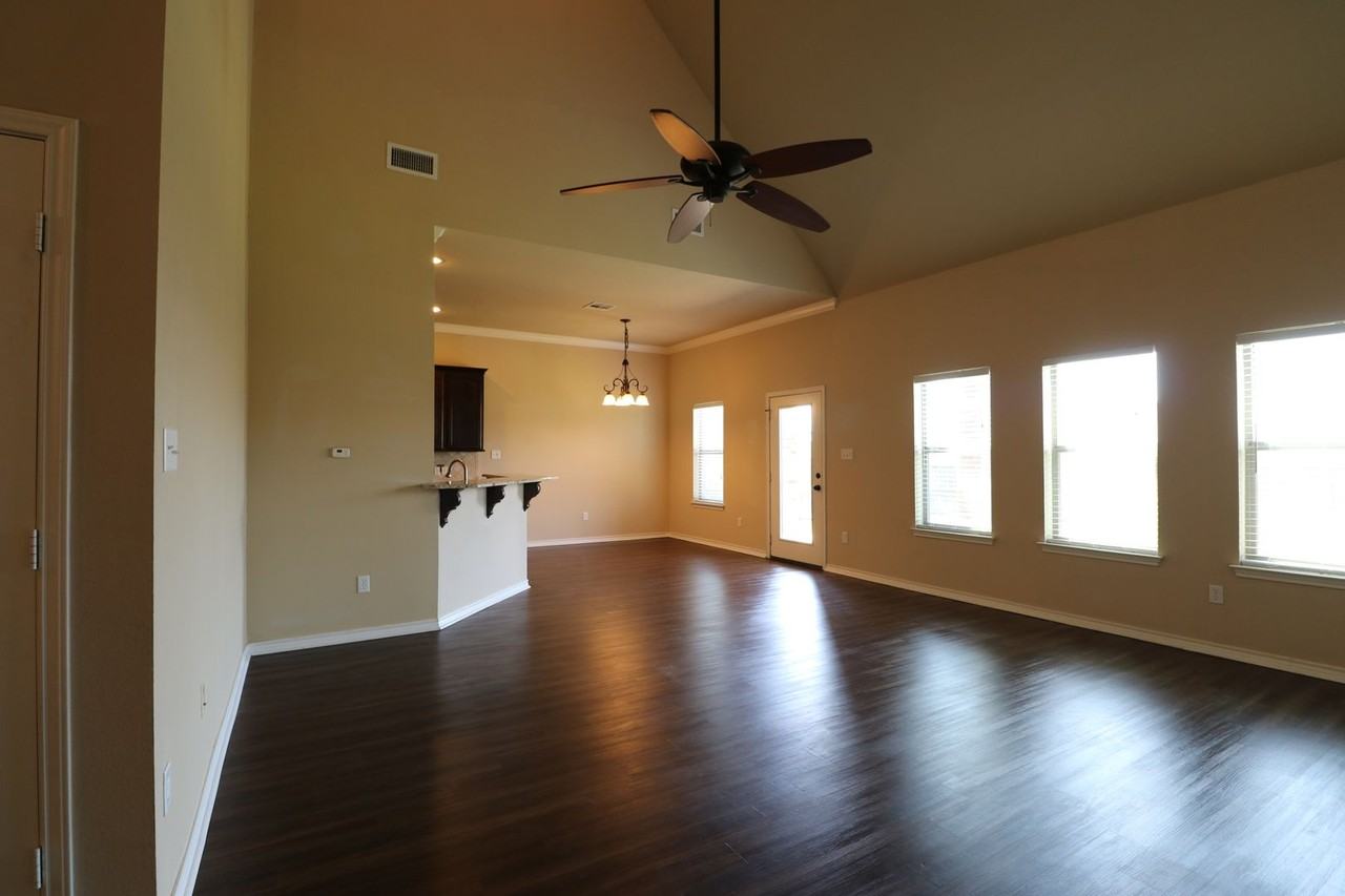 3116 Stallion Dr - Photo 5 of 32