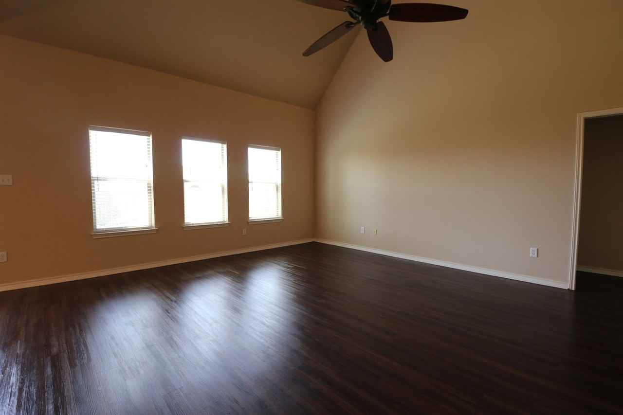 3116 Stallion Dr - Photo 7 of 32