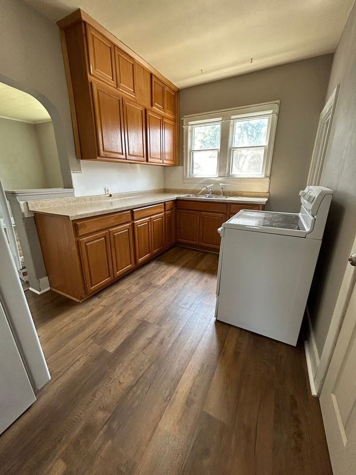 SBP - 03 - Redfield/19th - Photo 2 of 22