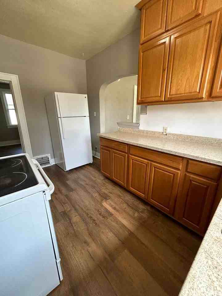 SBP - 03 - Redfield/19th - Photo 3 of 22