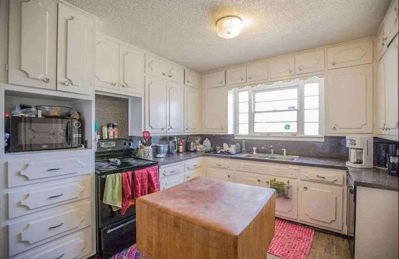 3708 23rd St - Photo 3 of 34