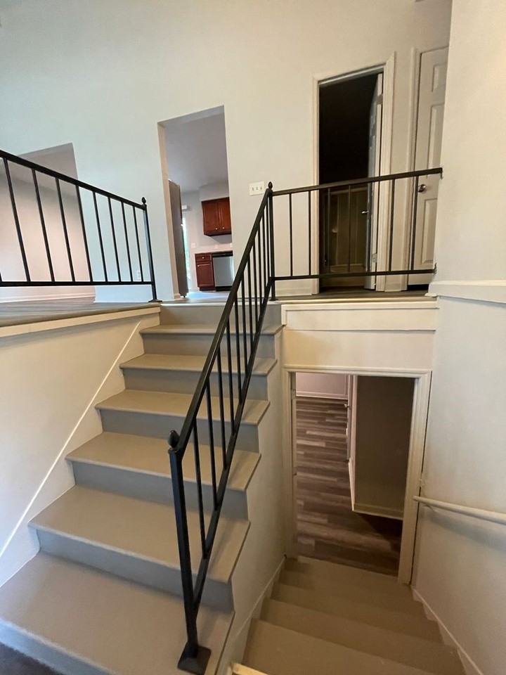 817 South Valleywood Circle - Photo 7 of 23