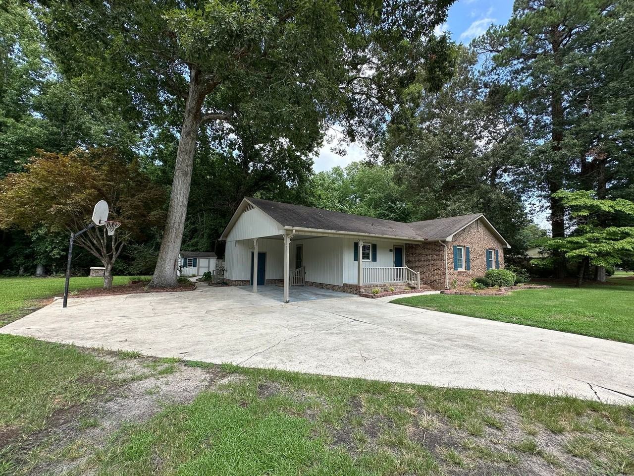 110 Dogwood Drive - Photo 2 of 18