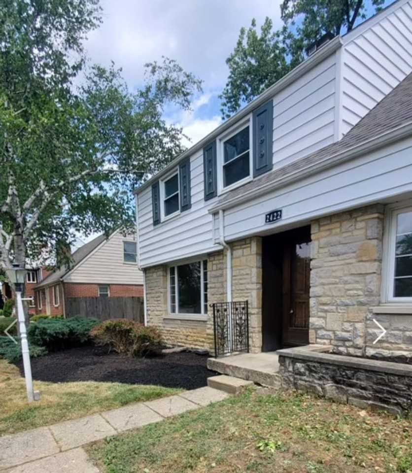 2422 Northwest Blvd - Photo 2 of 35