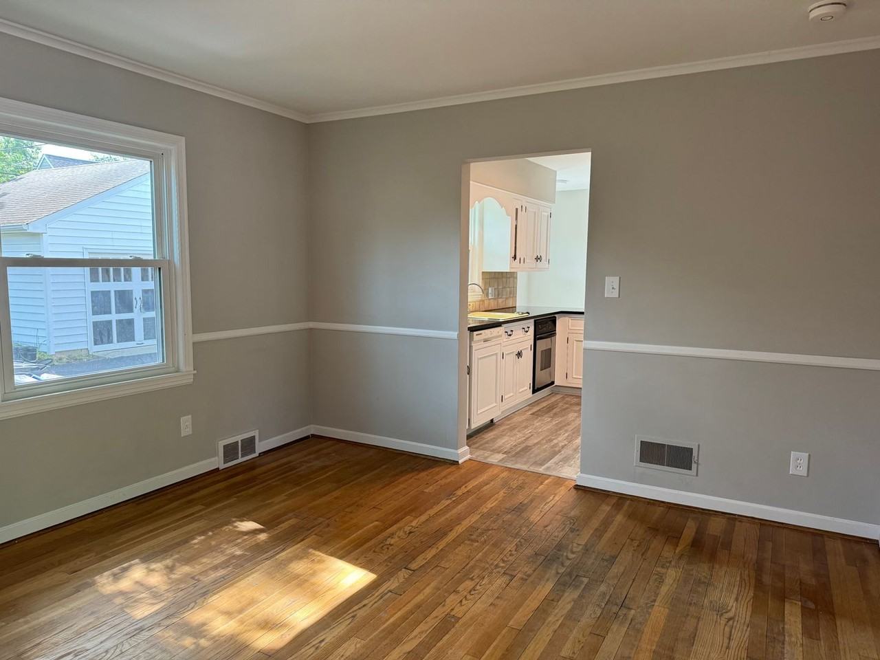 2422 Northwest Blvd - Photo 7 of 35