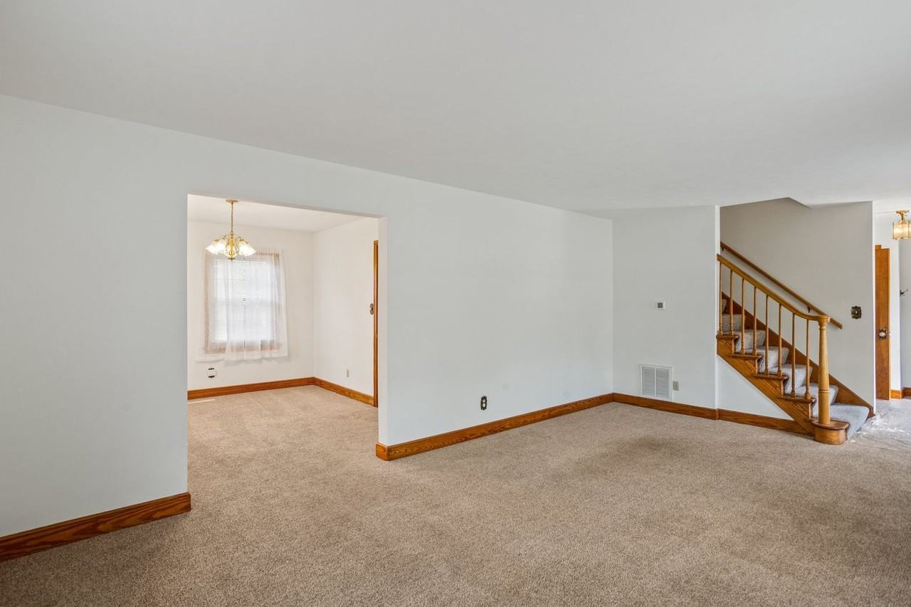 103 Powhatan Dr - Photo 2 of 25