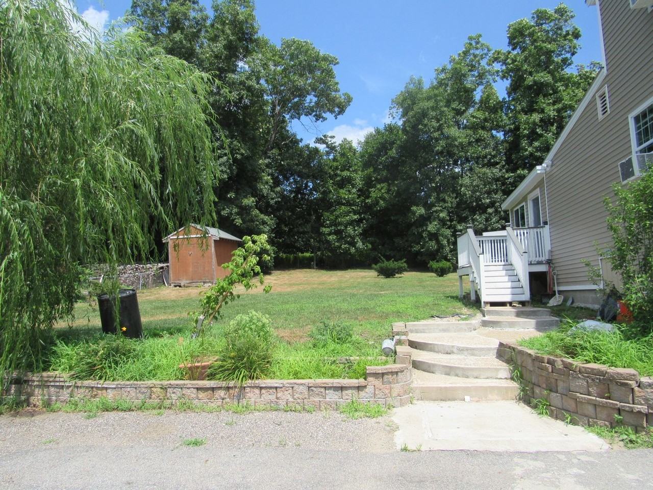 24 Sullivan Ave - Photo 2 of 29