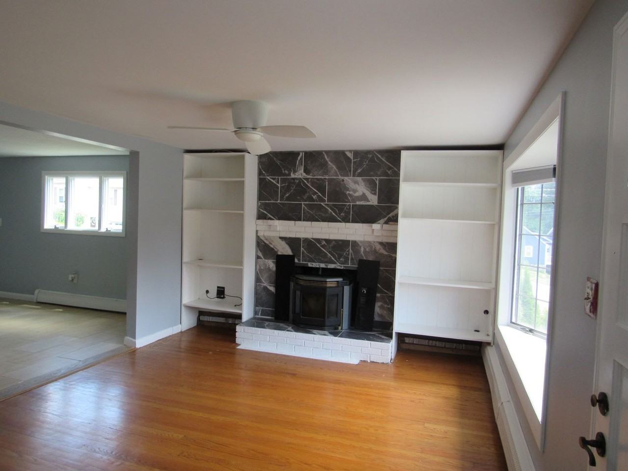 24 Sullivan Ave - Photo 3 of 29