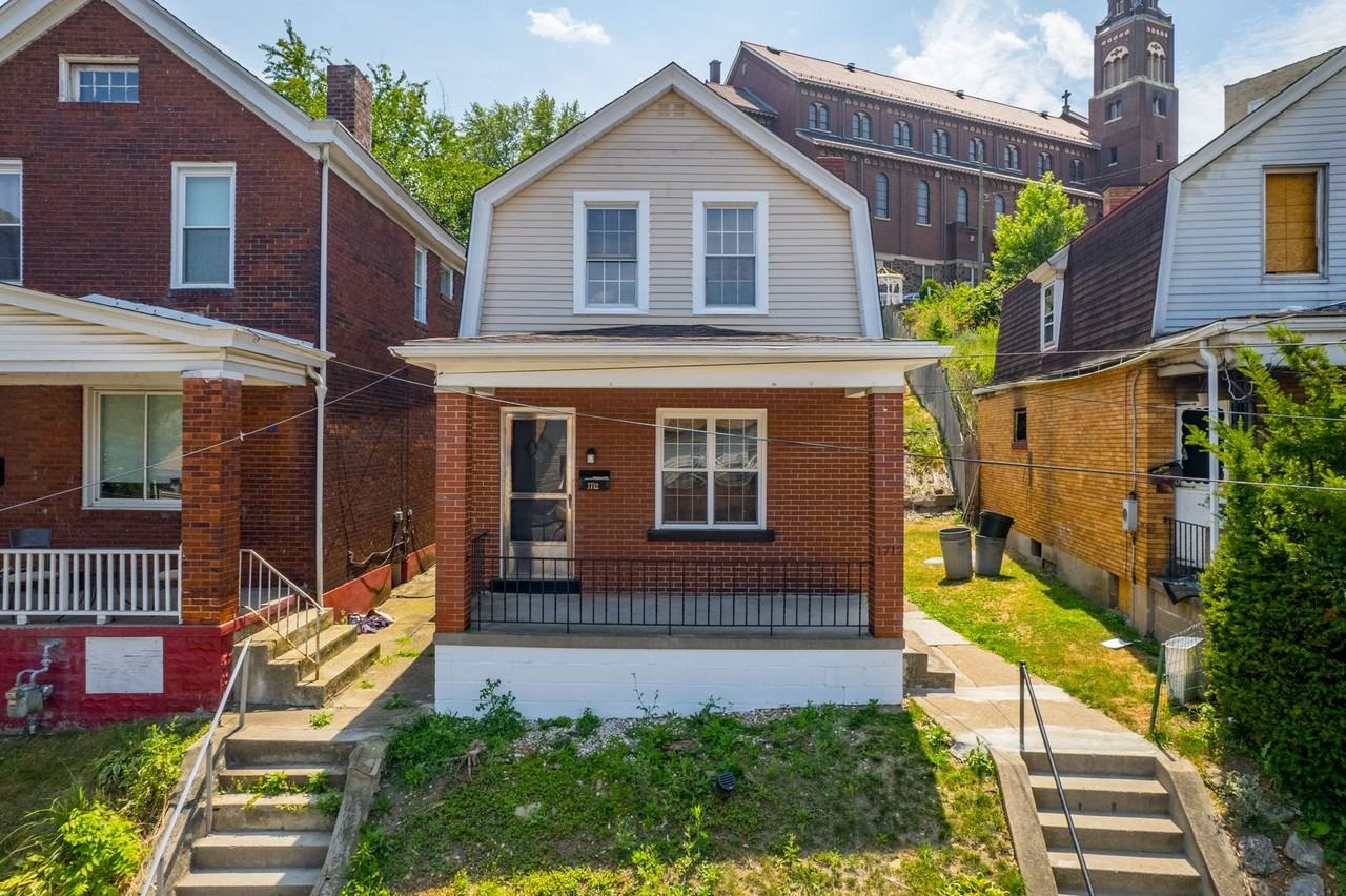 1712 Amanda St - Photo 4 of 24