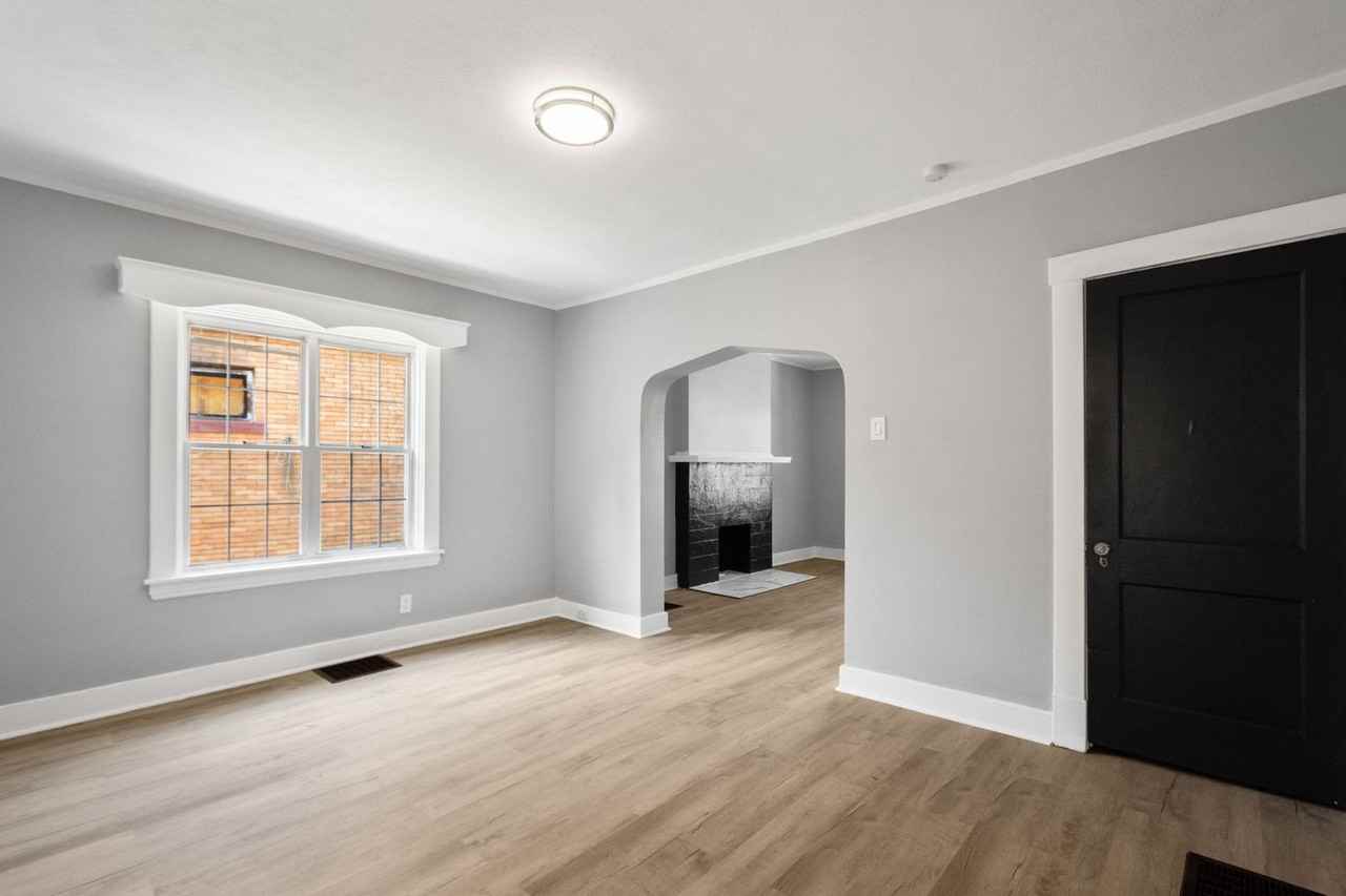1712 Amanda St - Photo 5 of 24