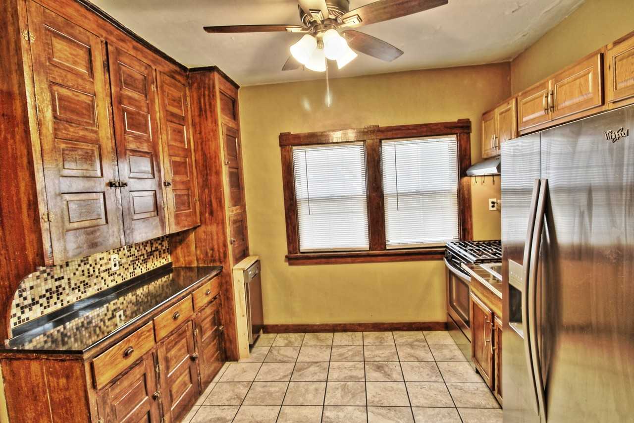 37 Sterling Ave - Photo 6 of 17