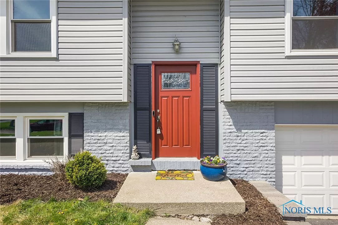 340 Southwood Dr #NA - Photo 3 of 34