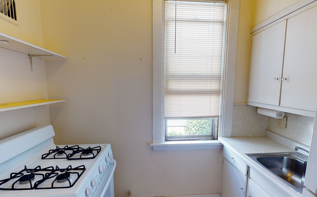 1111 E Johnson St #2 - Photo 3 of 5