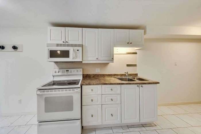 584 Northcliffe Boulevard #2B - Photo 4 of 11