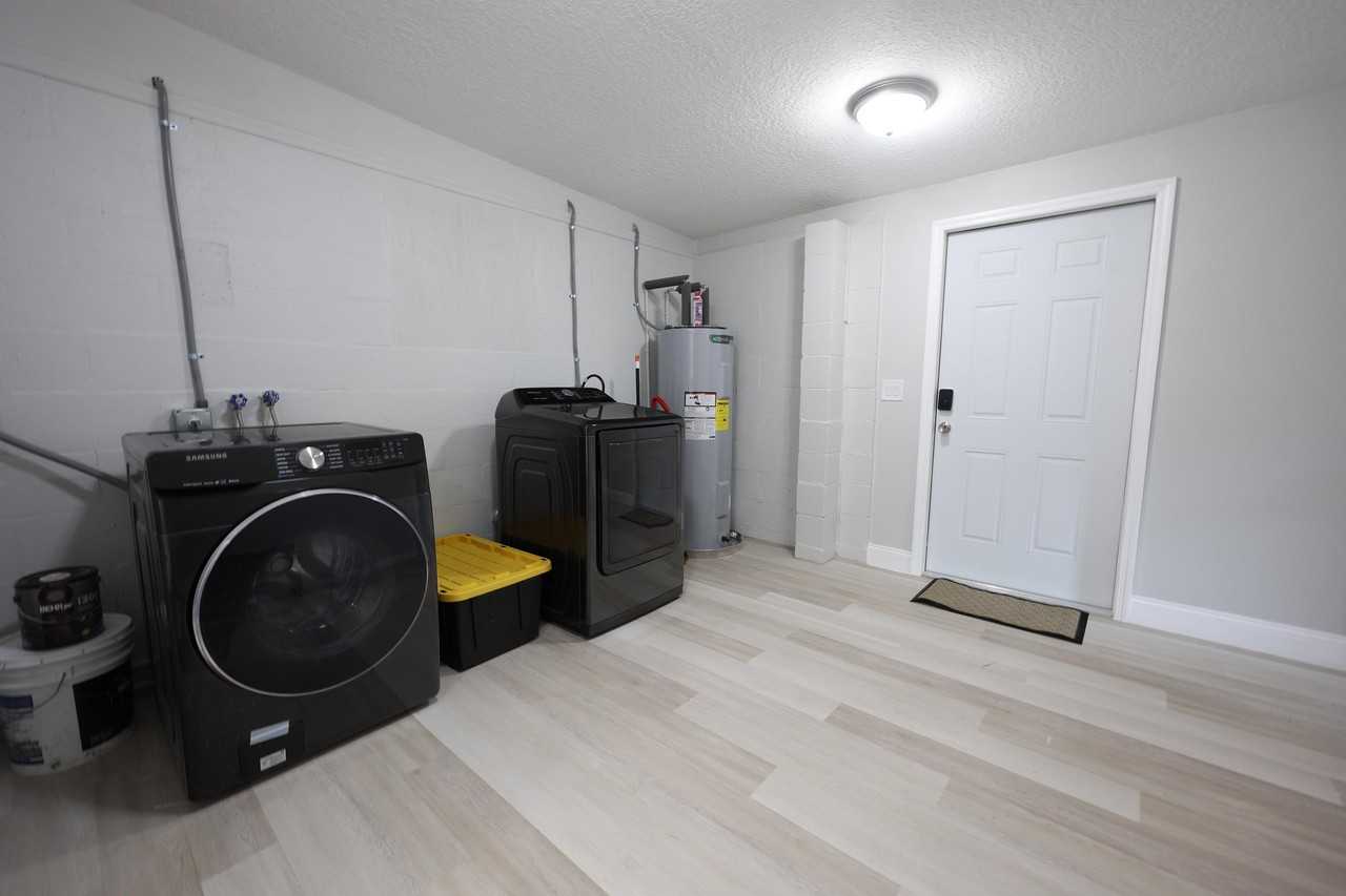 39th St - Photo 3 of 7