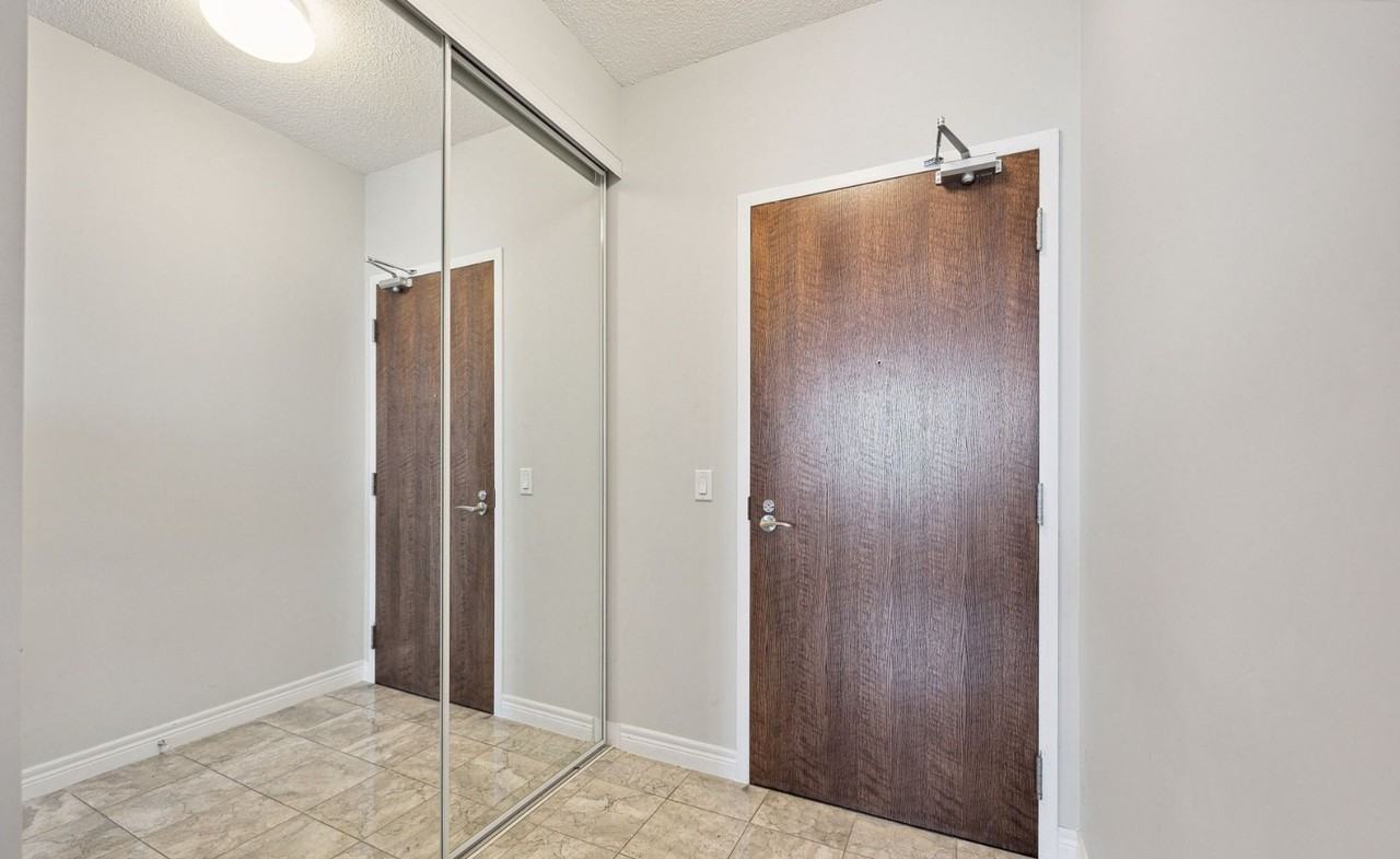 339 Rathburn Road West #619 - Photo 5 of 27