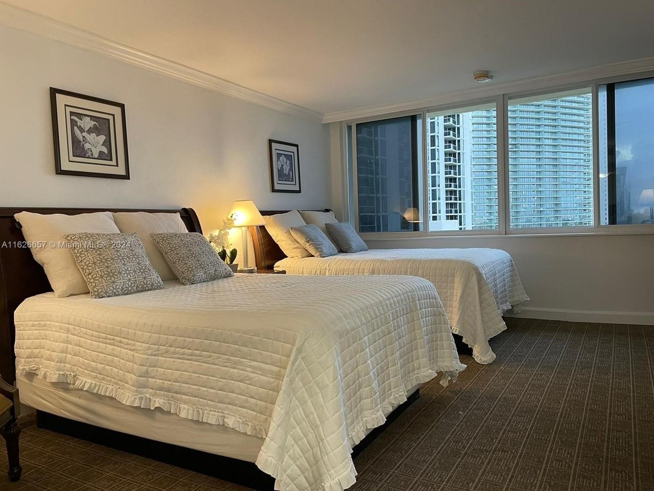 19201 19201 Collins AveAVAILFEBR #640 - Photo 3 of 11