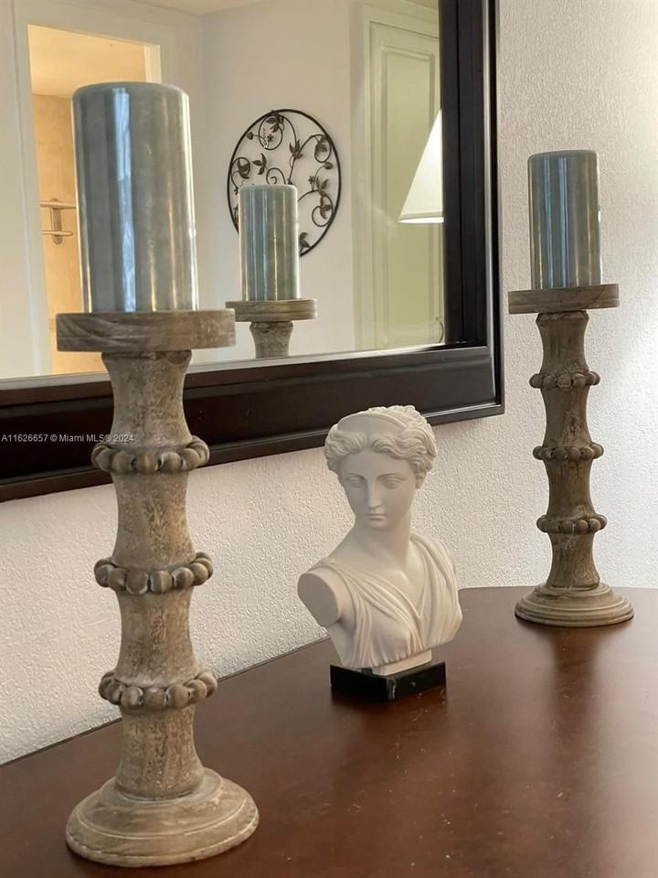 19201 19201 Collins AveAVAILFEBR #640 - Photo 4 of 11