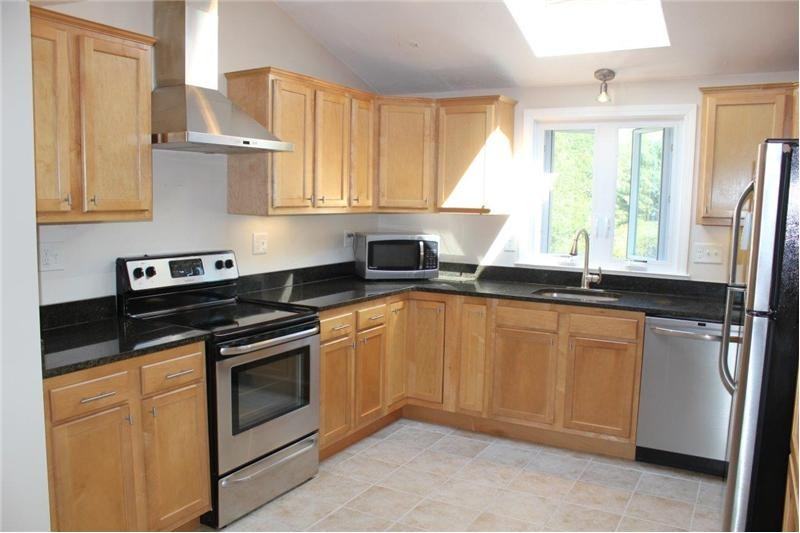 90 Bennett St - Photo 3 of 25