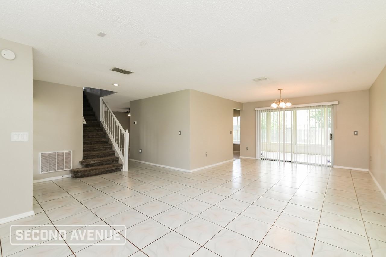 2216 Wyndam Way - Photo 4 of 27
