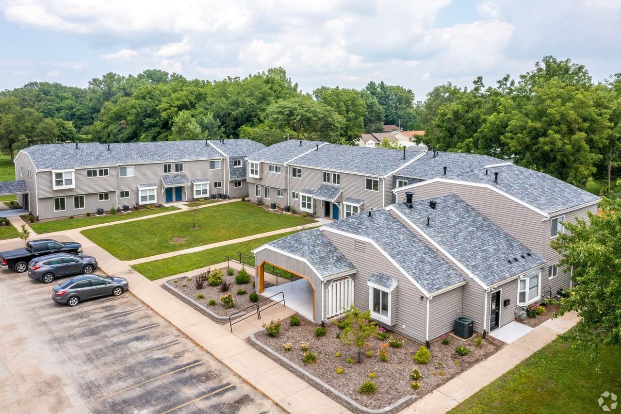 The LUX off Archer - Photo 3 of 35