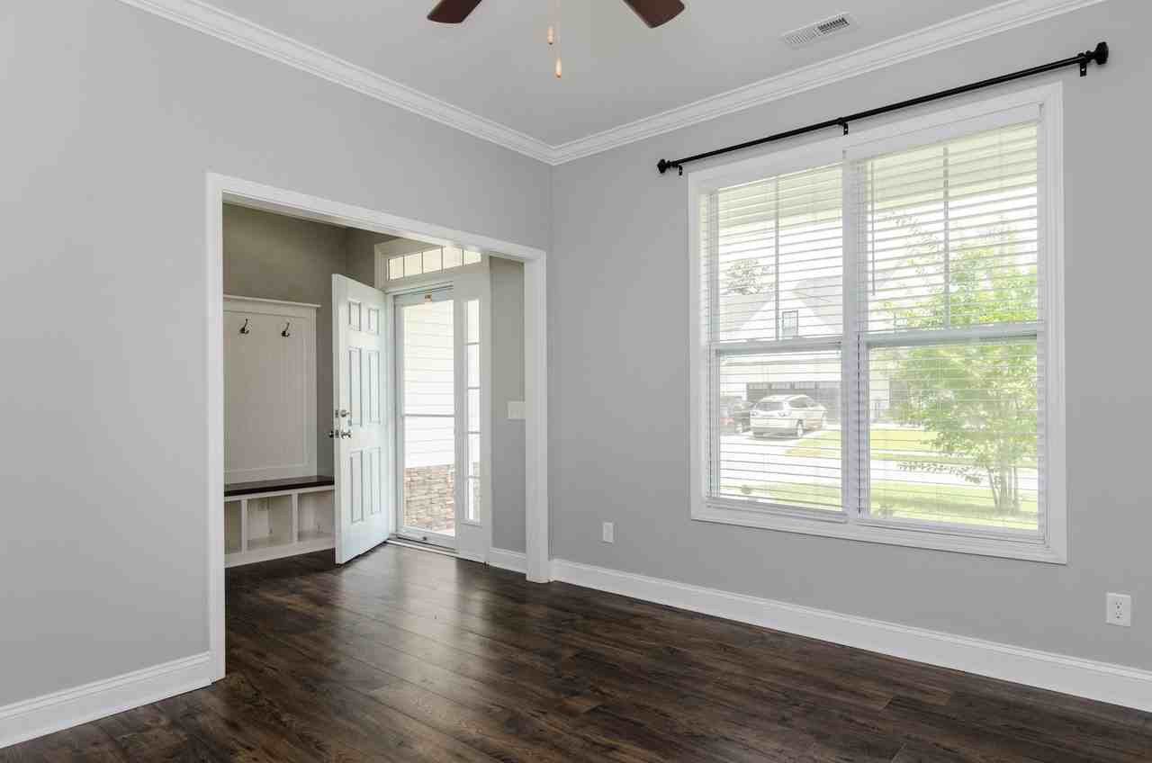 3019 N Rocklund Ct - Photo 3 of 37