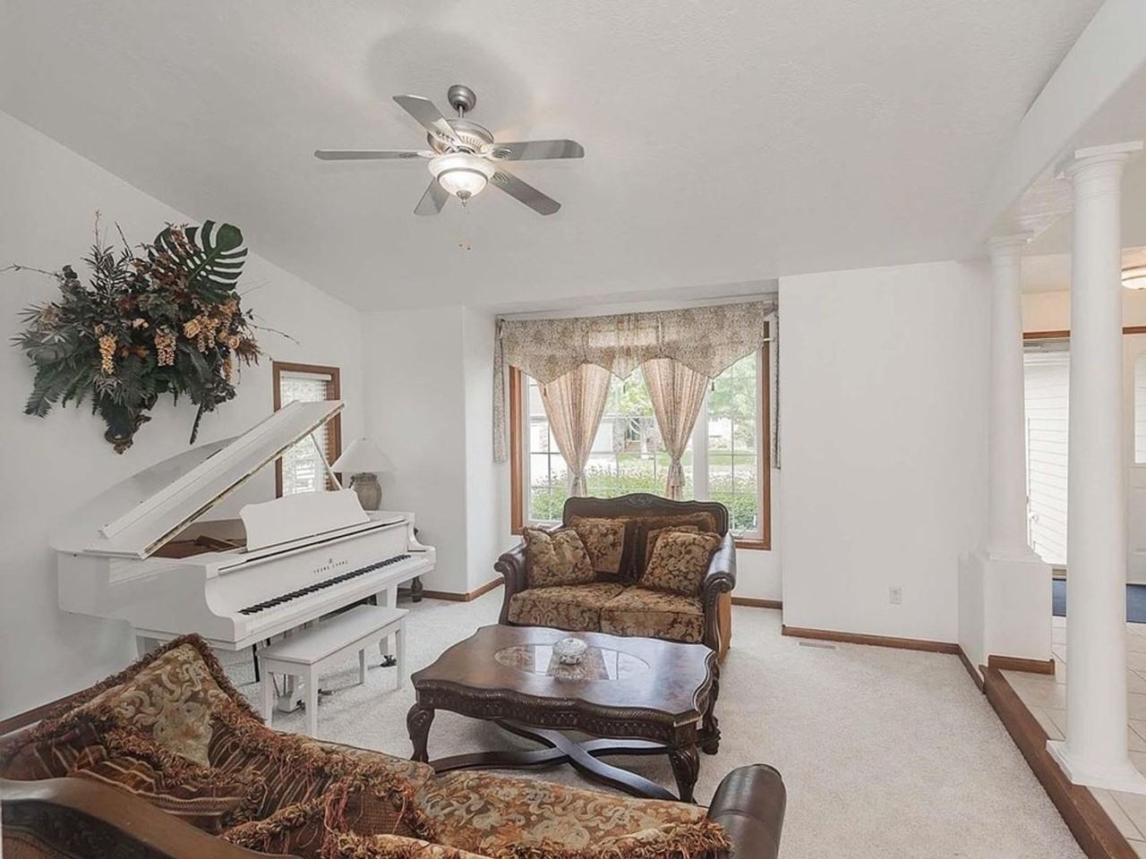 809 S Outlook Dr - Photo 4 of 27