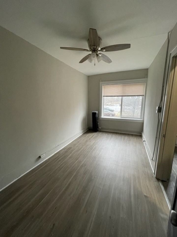 Marion Manor Apartments - Photo 3 of 5