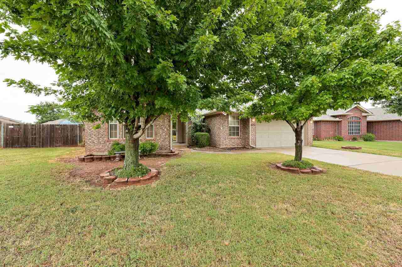605 Eastview Dr - Photo 3 of 50