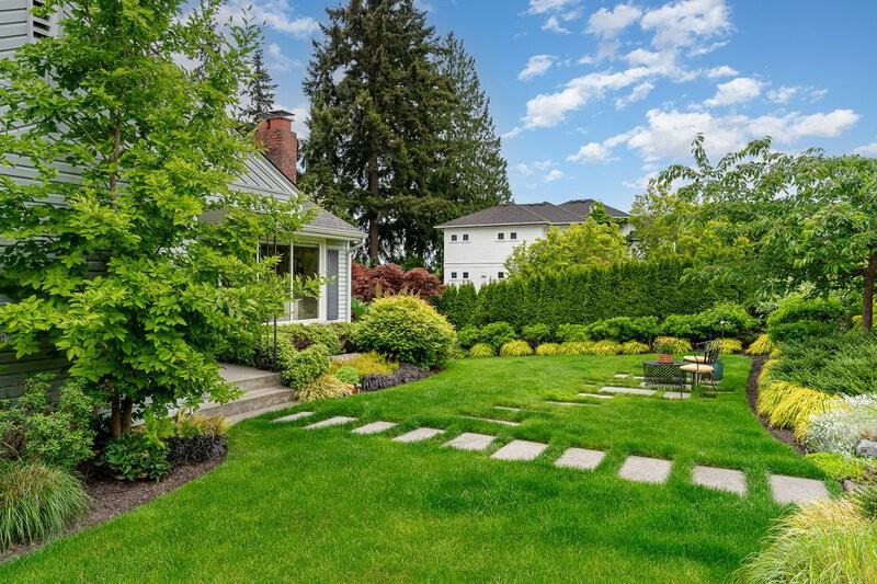 7400 52nd Ave Ne - Photo 3 of 42