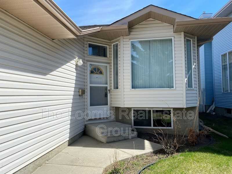 847 112a St Nw - Photo 2 of 18