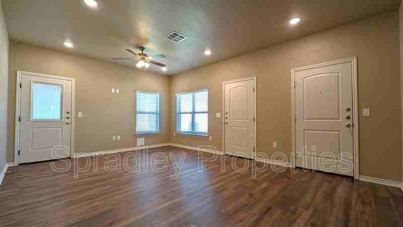 1075 Hibiscus Unit B - Photo 3 of 7