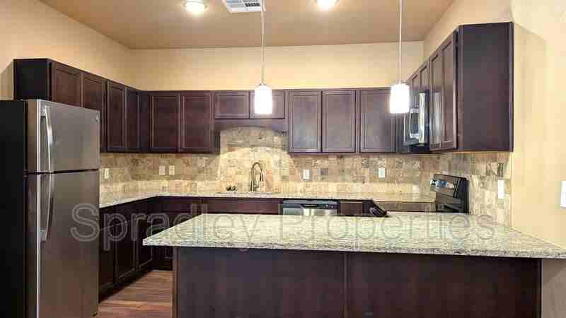 1075 Hibiscus Unit B - Photo 4 of 7