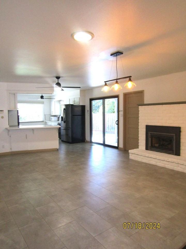 342 Major Dr - Photo 3 of 31