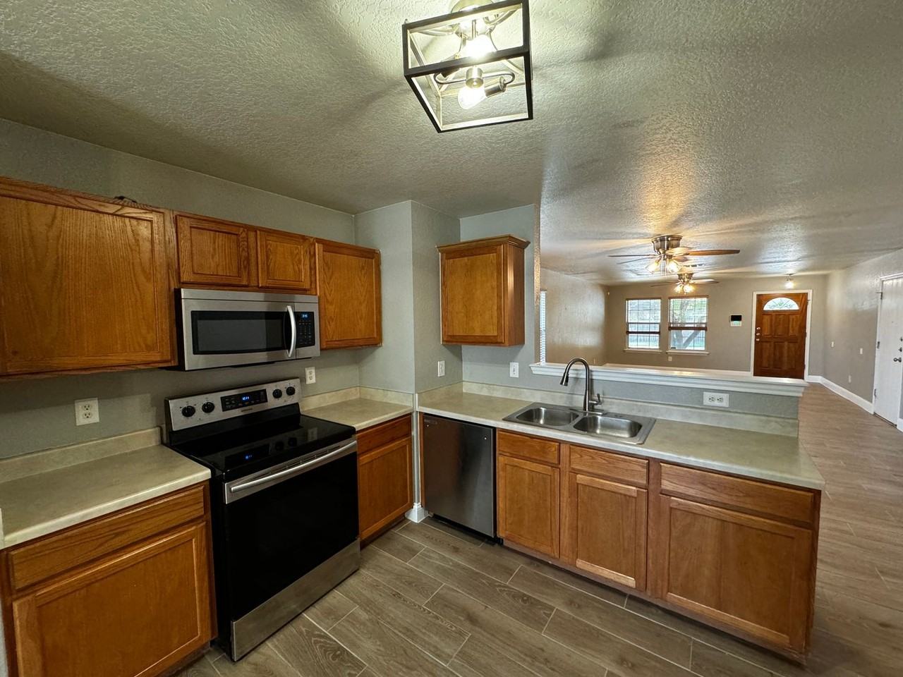 9016 Dublin Grn - Photo 2 of 29