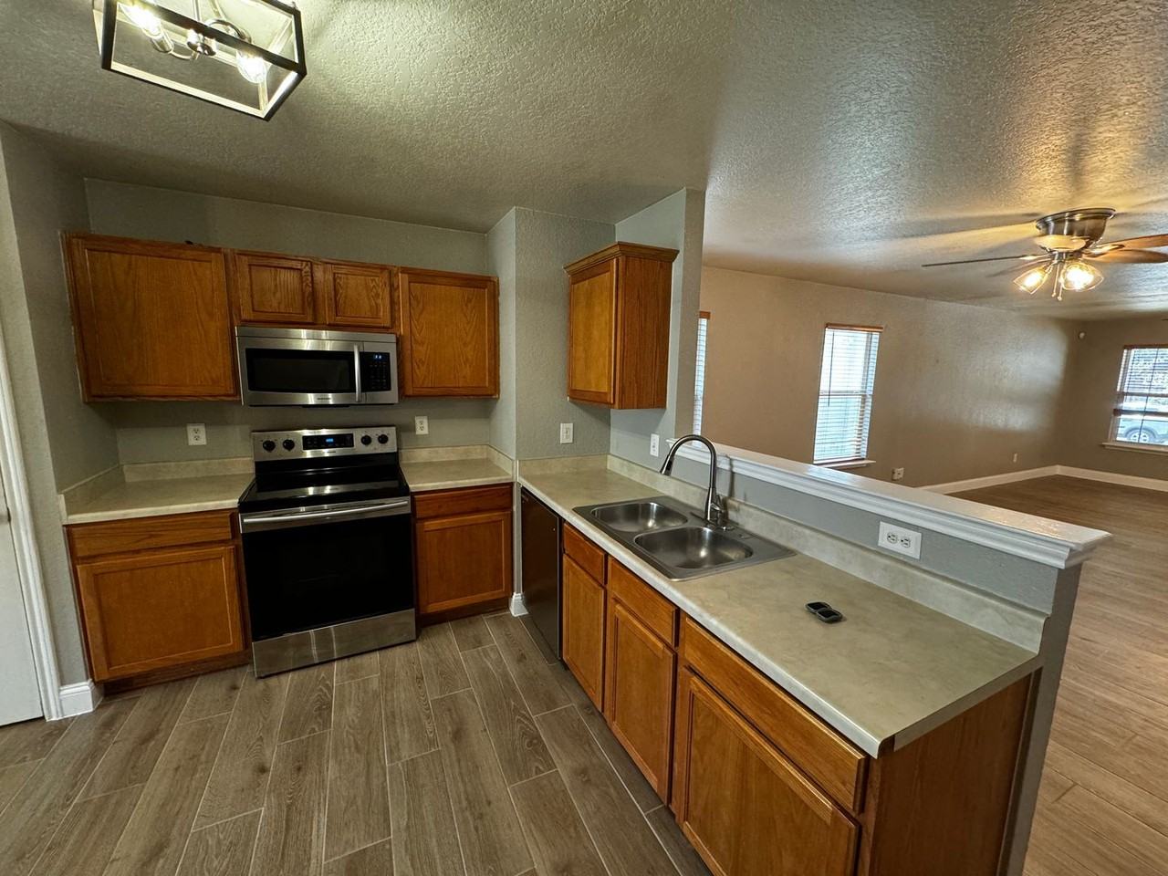 9016 Dublin Grn - Photo 3 of 29