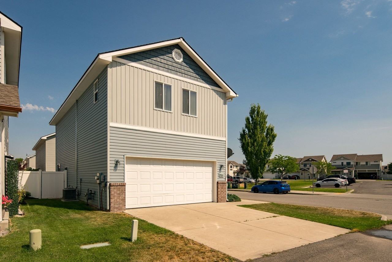 7804 N Leverett Ct - Photo 3 of 21