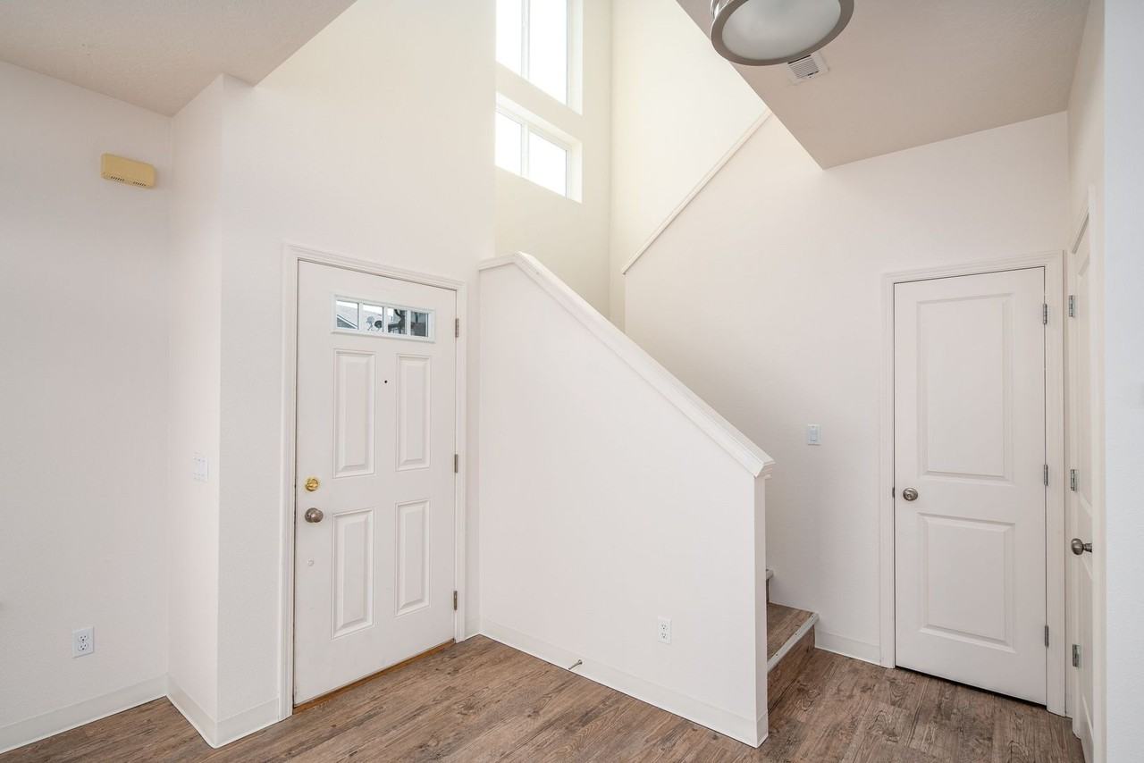 7804 N Leverett Ct - Photo 4 of 21